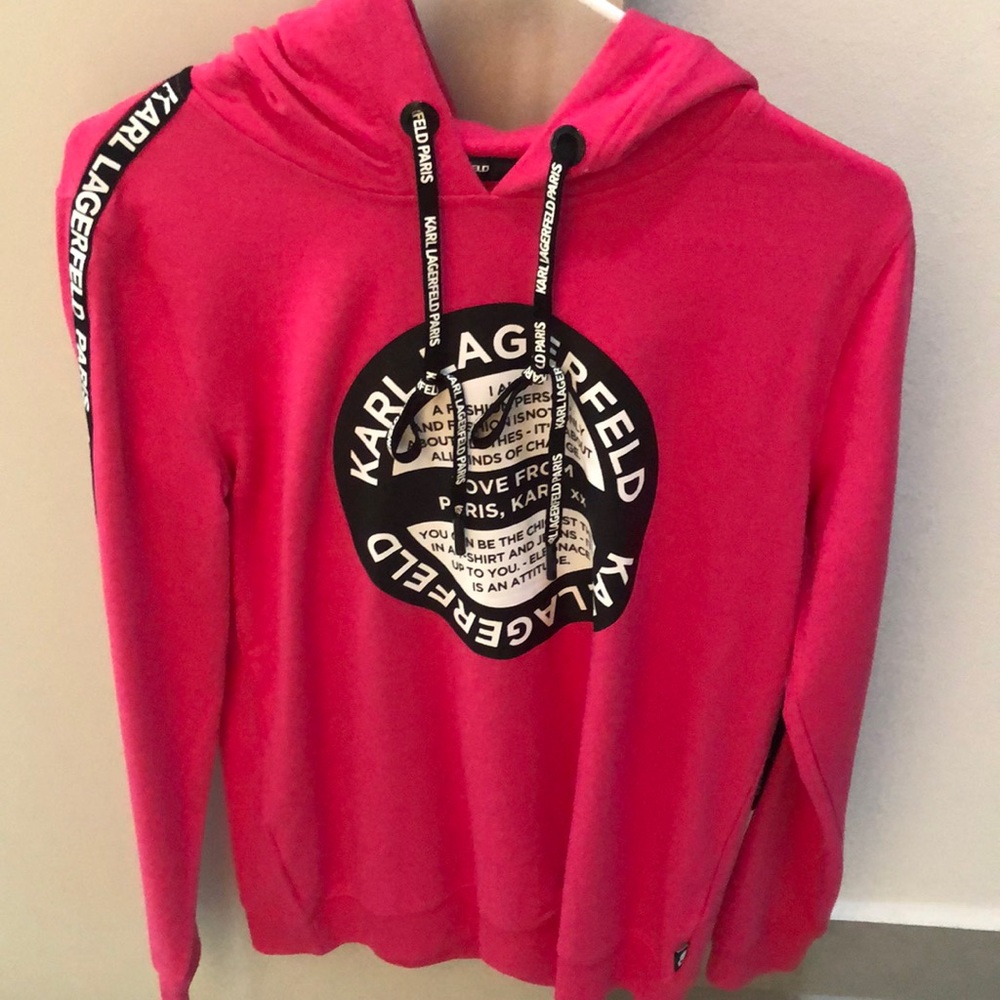 Brand New Fushia Karl Lgf sweatshirt!   ♥️